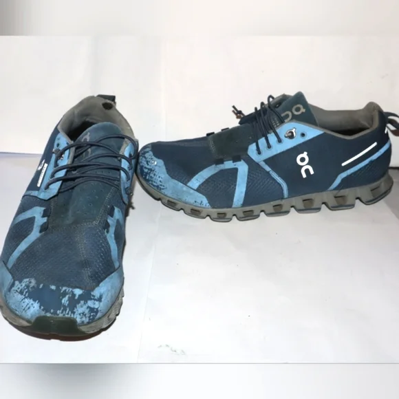 On CLOUD ON running TEAL SNEAKERS - Picture 5 of 9